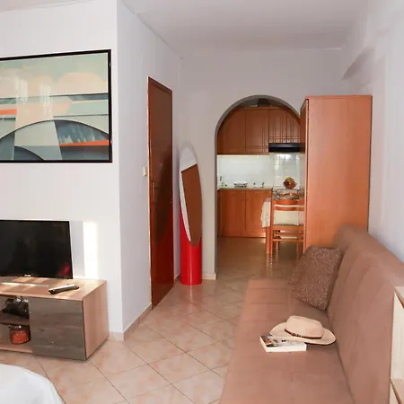Ioli Luxury Apartment Gourna Exterior photo